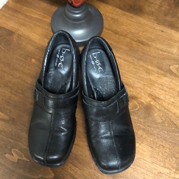 Shoes - Picture 2 of 4